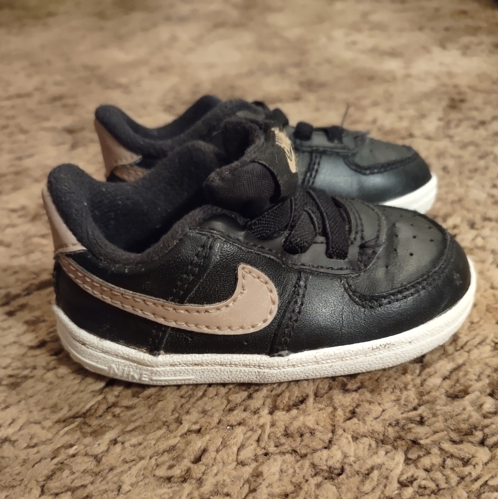 Baby boys Nike sneakers